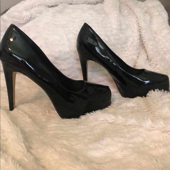 5-INCH CLOSED TOE PATENT BLACK LEATHER HEELS/PUMPS - Picture 4 of 7